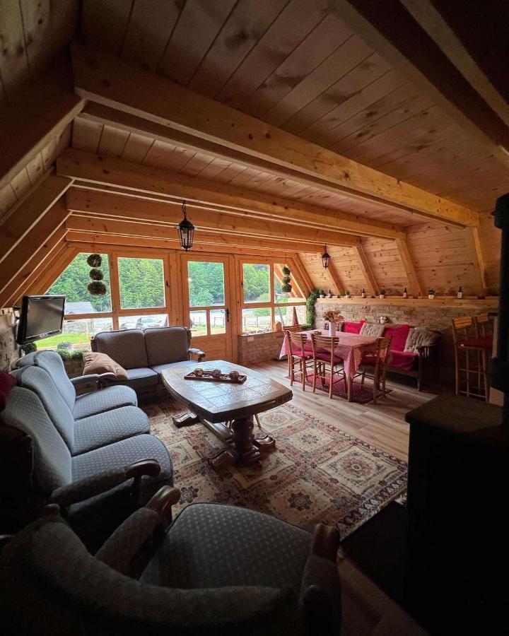 Vikendica Gorski Vuk Jelovica Holiday home *